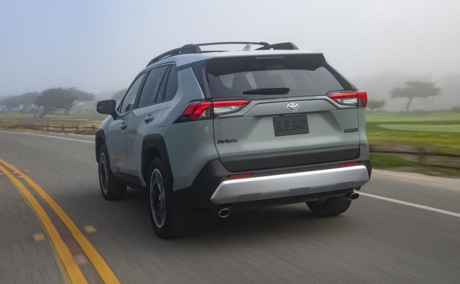  Toyota RAV4 Adventure 2018 года  (NA) (фото 14 из 196)
